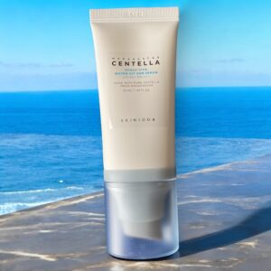 SKIN1004 Madagascar Centella Hyalu-Cica Water-Fit Sun Serum SPF50+ PA++++